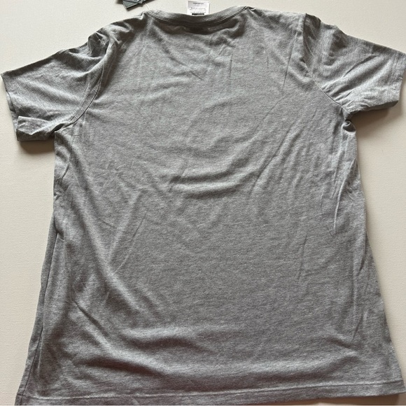 NWT The North Face Earth Active Hiking T-Shirt Women's Size Medium Gray SS (Y) - Picture 5 of 5
